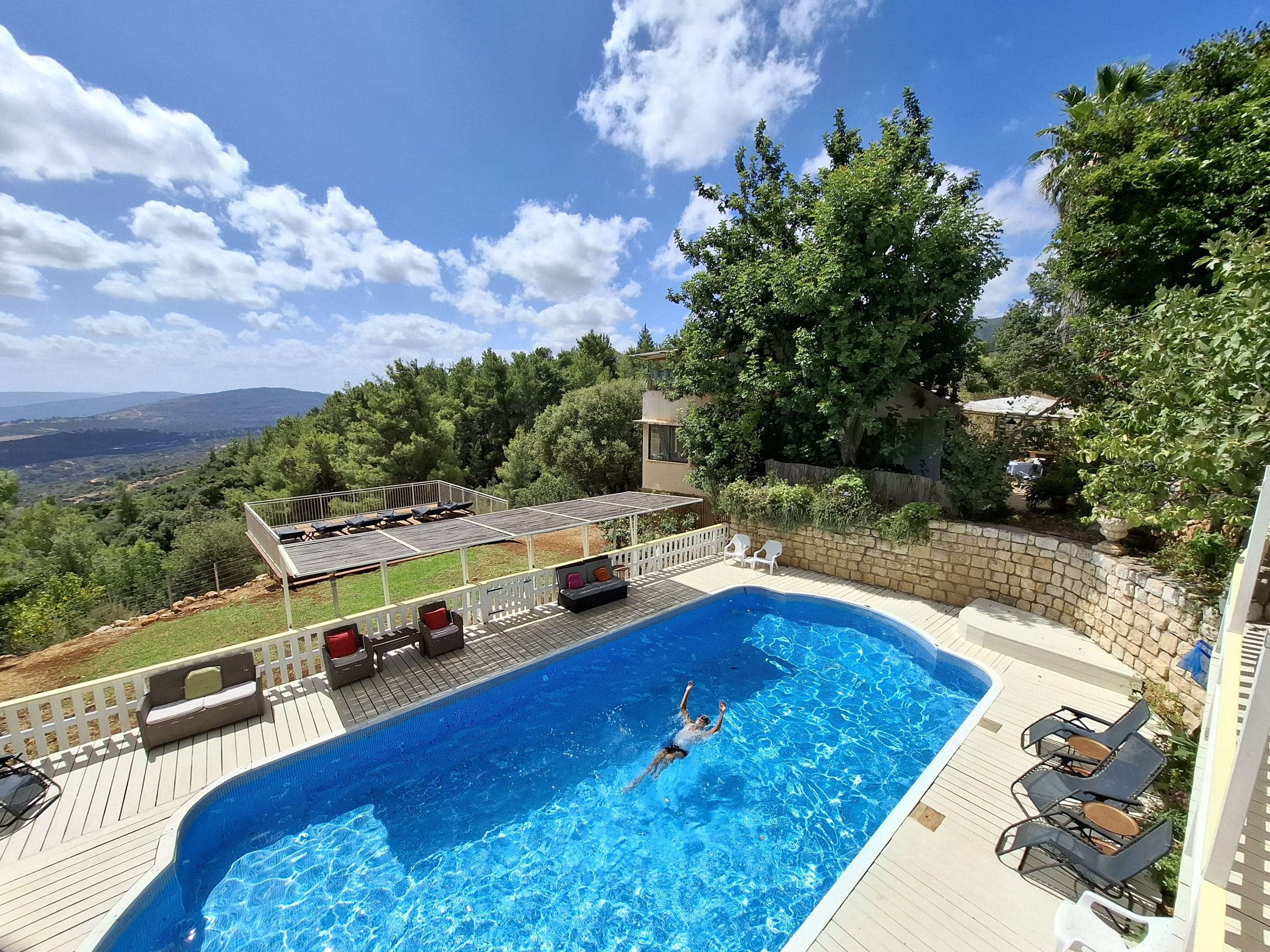 צימרים בצפון עם בריכה פרטית